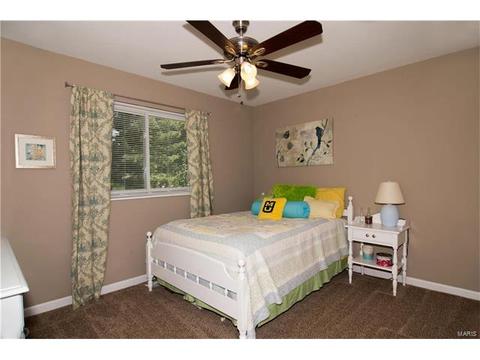 531 Blazedwood Dr, Ballwin, MO 63021 photo 16