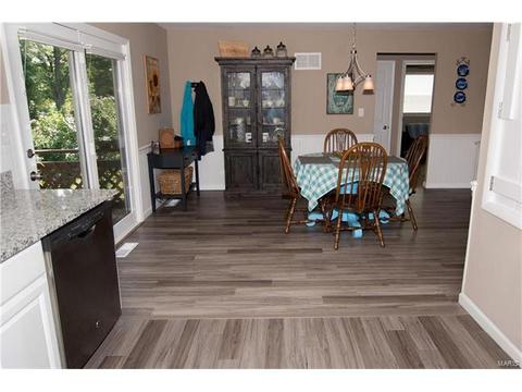 531 Blazedwood Dr, Ballwin, MO 63021 photo 4