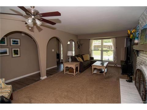 531 Blazedwood Dr, Ballwin, MO 63021 photo 5