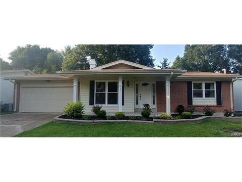 531 Blazedwood Dr, Ballwin, MO 63021 photo 1
