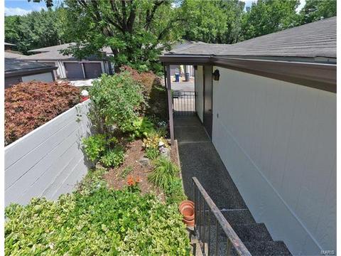 718 Knickerbacker Dr, Ballwin, MO 63021 photo 4