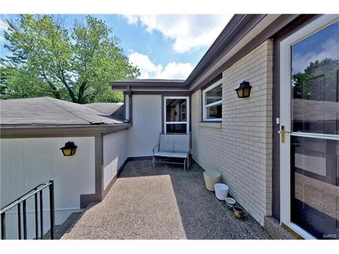 718 Knickerbacker Dr, Ballwin, MO 63021 photo 3