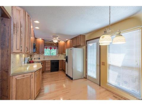 806 Posthorn Dr, Ballwin, MO 63021 photo 2