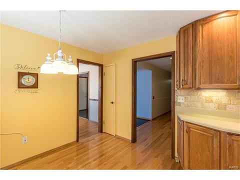806 Posthorn Dr, Ballwin, MO 63021 photo 11