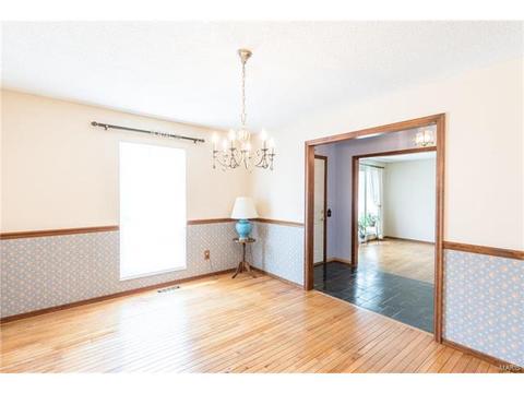 806 Posthorn Dr, Ballwin, MO 63021 photo 5