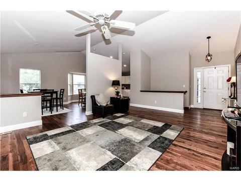 897 Top Notch Ln, Eureka, MO 63025 photo 5