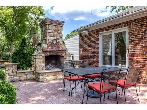 473 Nottingham Dr, Ballwin, MO 63011 photo 6