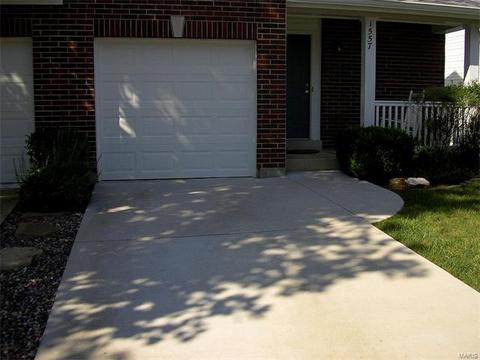 1557 Forest Springs Dr, Ballwin, MO 63021 photo 5