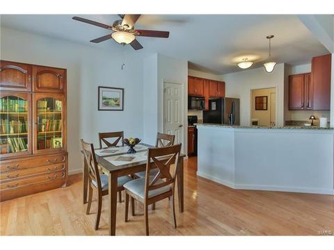 588 Bluffs View Ct, Eureka, MO 63025 photo 8
