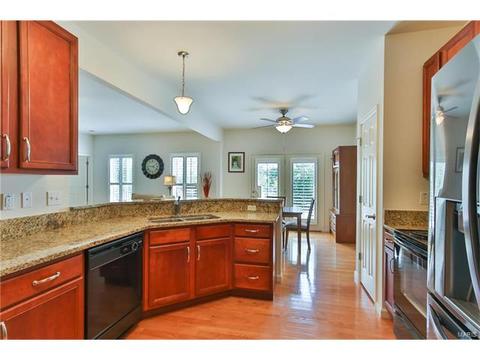 588 Bluffs View Ct, Eureka, MO 63025 photo 11
