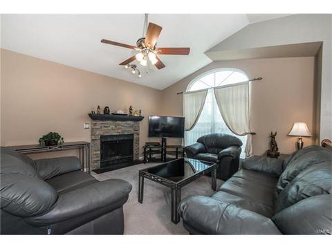 4237 Mcclay Rd, Saint Charles, MO 63304 photo 2