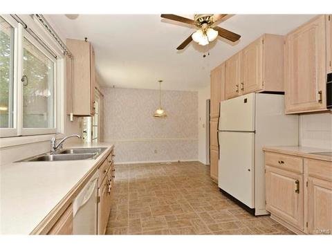 731 Penny Ct, Ballwin, MO 63011 photo 13
