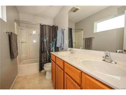 607 Spring Mnr, O'fallon, MO 63368 photo 16