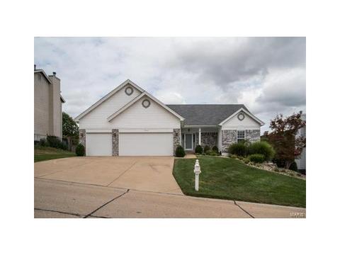 17464 Hilltop Rdg, Eureka, MO 63025 photo 1
