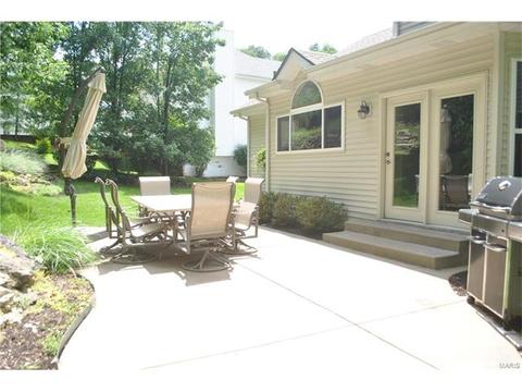 16736 Highland Summit Dr, Ballwin, MO 63011 photo 4