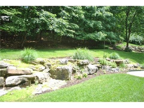 16736 Highland Summit Dr, Ballwin, MO 63011 photo 2