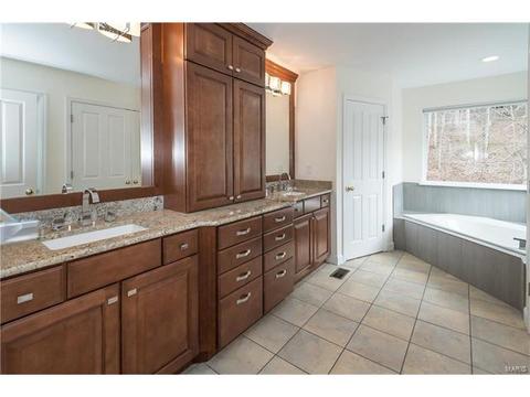 16736 Highland Summit Dr, Ballwin, MO 63011 photo 22