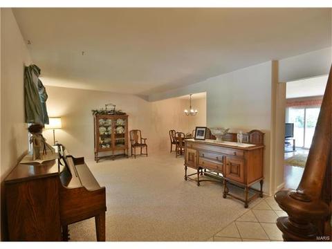 810 Courtland Pl, Manchester, MO 63021 photo 2