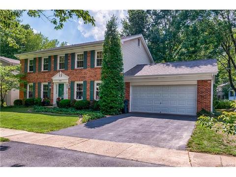 744 Berquist, Ballwin, MO 63011 photo 2