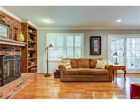 744 Berquist, Ballwin, MO 63011 photo 11