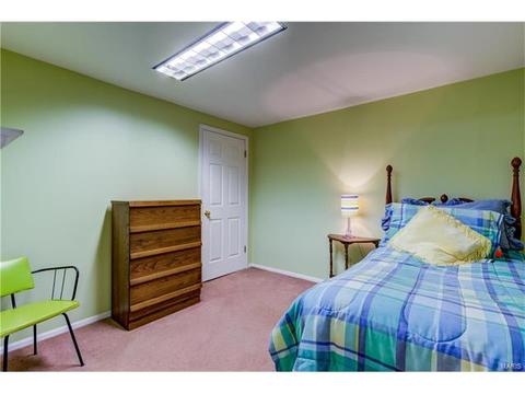 744 Berquist, Ballwin, MO 63011 photo 33