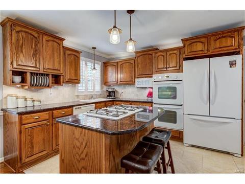 744 Berquist, Ballwin, MO 63011 photo 7