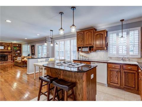 744 Berquist, Ballwin, MO 63011 photo 9