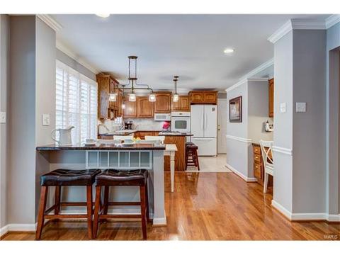 744 Berquist, Ballwin, MO 63011 photo 4