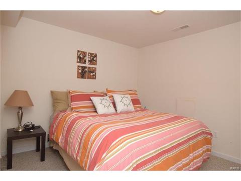 912 Parkfield Ter, Ballwin, MO 63021 photo 18