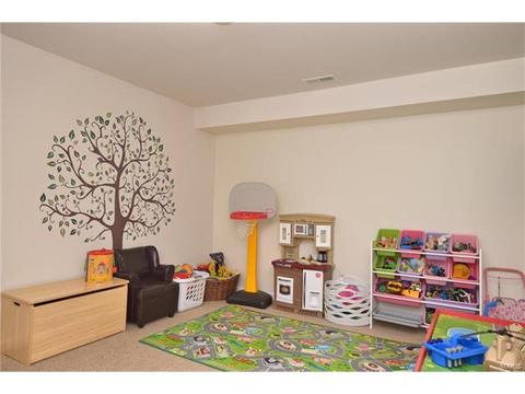 912 Parkfield Ter, Ballwin, MO 63021 photo 17