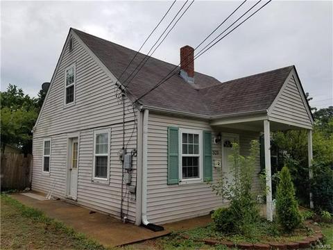 928 Spring Ave, Saint Charles, MO 63301 photo 2