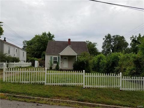 928 Spring Ave, Saint Charles, MO 63301 photo 1