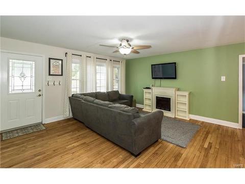233 Dennison Dr, Ballwin, MO 63021 photo 4
