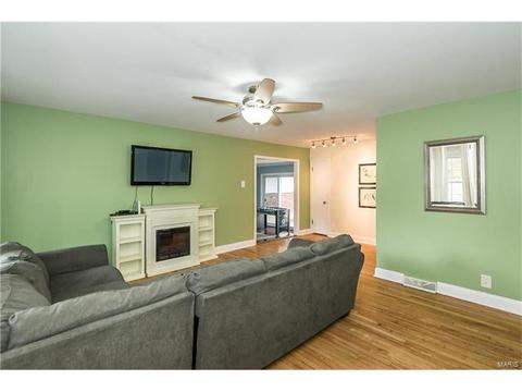 233 Dennison Dr, Ballwin, MO 63021 photo 2