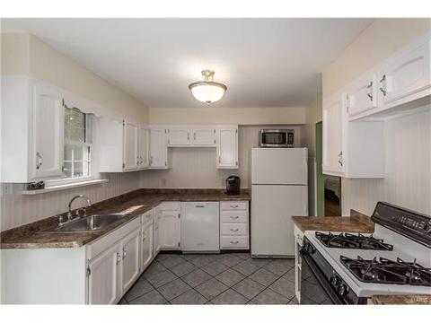 233 Dennison Dr, Ballwin, MO 63021 photo 8