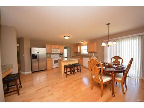 235 Spring Borough Dr, O'fallon, MO 63368 photo 5