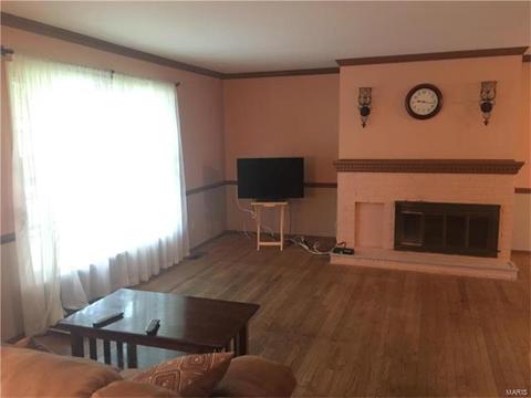 414 Sorrento Dr, Ballwin, MO 63021 photo 2