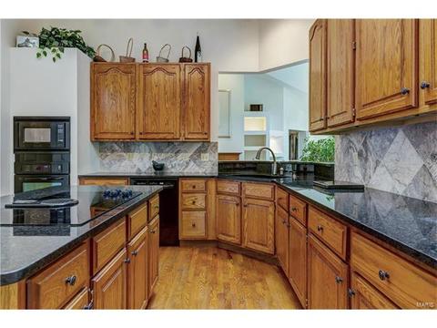 927 Timber Glen Ln, Ballwin, MO 63021 photo 14