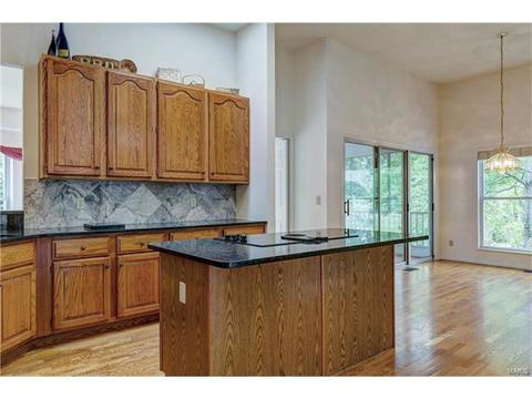 927 Timber Glen Ln, Ballwin, MO 63021 photo 17