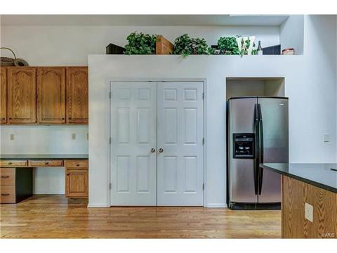 927 Timber Glen Ln, Ballwin, MO 63021 photo 16