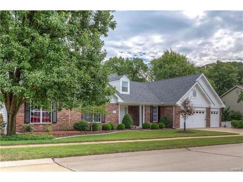 927 Timber Glen Ln, Ballwin, MO 63021 photo 2
