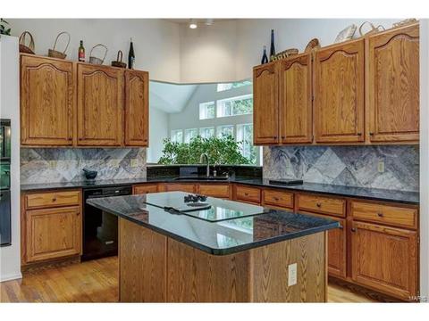 927 Timber Glen Ln, Ballwin, MO 63021 photo 13
