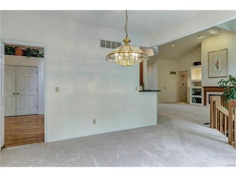 927 Timber Glen Ln, Ballwin, MO 63021 photo 11
