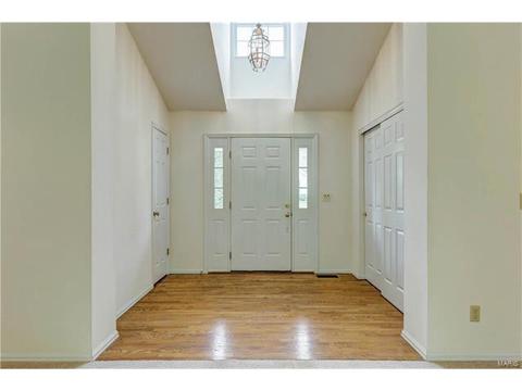 927 Timber Glen Ln, Ballwin, MO 63021 photo 4