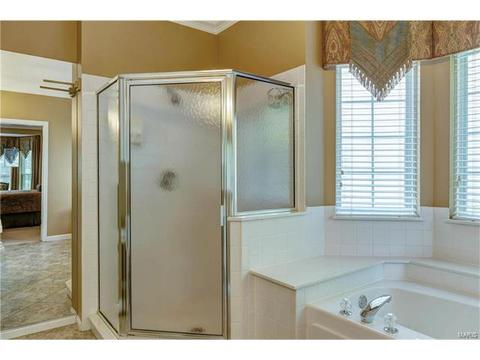2444 Clarjon Dr, Ballwin, MO 63021 photo 30