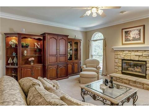 2444 Clarjon Dr, Ballwin, MO 63021 photo 10