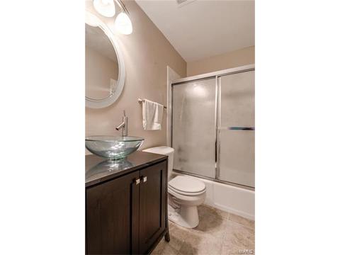 895 Napoli, Ballwin, MO 63021 photo 17