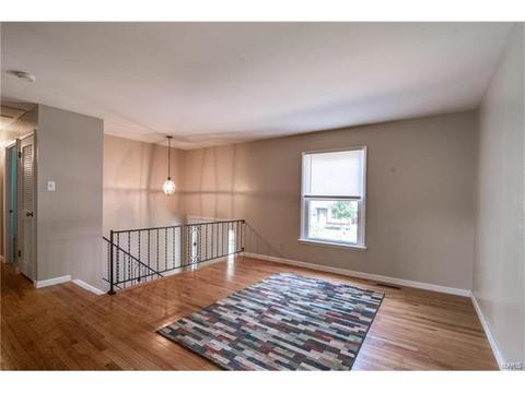 895 Napoli, Ballwin, MO 63021 photo 4