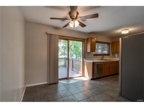 895 Napoli, Ballwin, MO 63021 photo 6