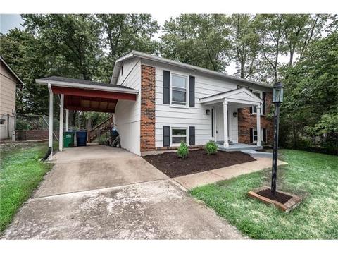 895 Napoli, Ballwin, MO 63021 photo 2